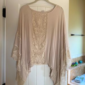 Honeylee Cream GUC Top in Large
